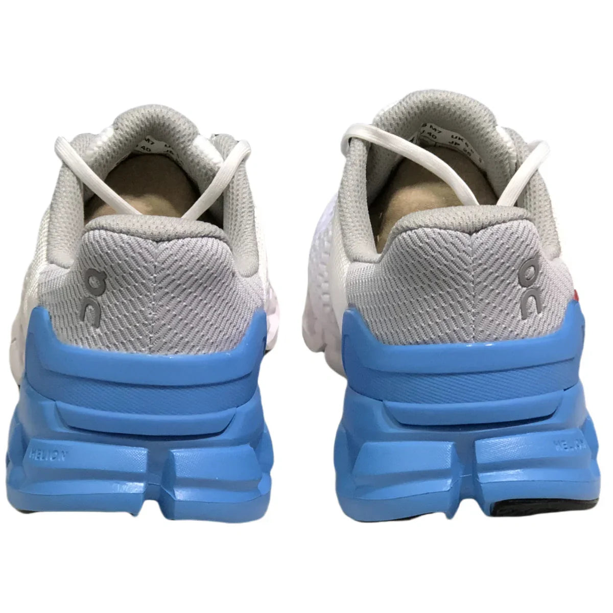 On Cloudflyer 3 Men White/ and blue