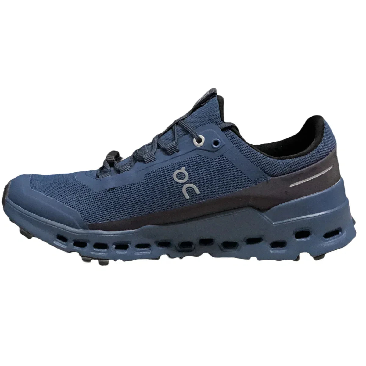 On Cloud Ultra women’s Navy blue